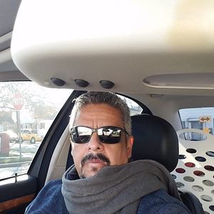 Meet your Posher, Carlos